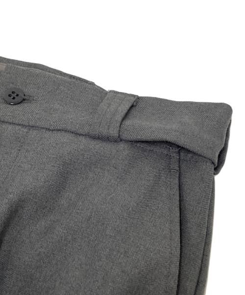 THE SHINZONE（ザ シンゾーン）THE SHINZONE (ザ シンゾーン) CENTER PRESS PANTS グレー サイズ:32の古着・服飾アイテム