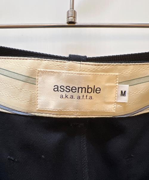 assemble a.k.a. AFFA（アッセンブル エーケーエー エーエフエ）assemble a.k.a. AFFA (アッセンブル エーケーエー エーエフエ) ベルト付きパンツ ネイビー サイズ:Mの古着・服飾アイテム