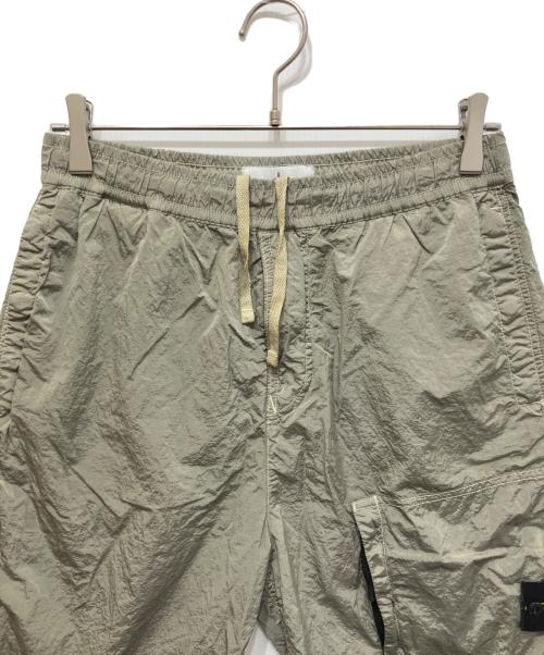 STONE ISLAND（ストーンアイランド）STONE ISLAND (ストーンアイランド) Nylon Metal Econyl ショートパンツ グレー サイズ:30の古着・服飾アイテム