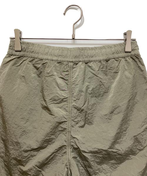 STONE ISLAND（ストーンアイランド）STONE ISLAND (ストーンアイランド) Nylon Metal Econyl ショートパンツ グレー サイズ:30の古着・服飾アイテム