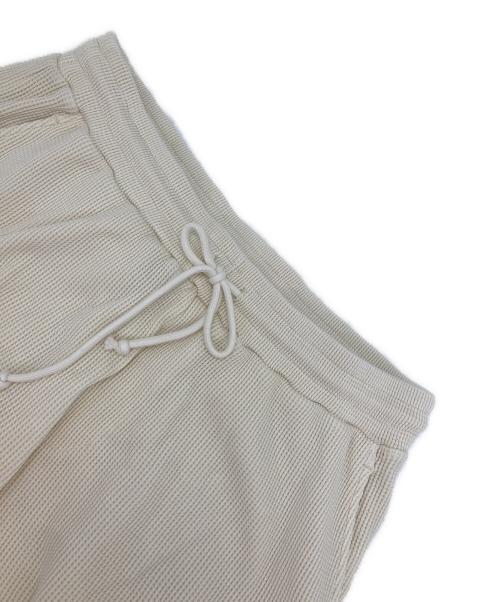 KITH（キス）KITH (キス) Waffle Fairfax Cargo Short アイボリー サイズ:Sの古着・服飾アイテム
