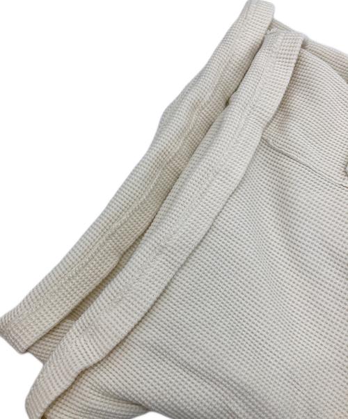 KITH（キス）KITH (キス) Waffle Fairfax Cargo Short アイボリー サイズ:Sの古着・服飾アイテム