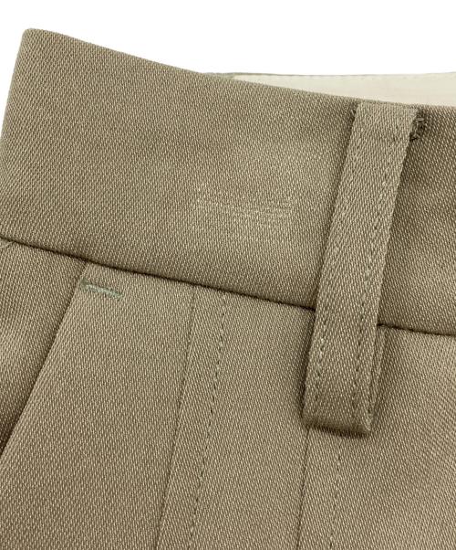 TODAYFUL（トゥデイフル）TODAYFUL (トゥデイフル) Tuck Wide Trousers カーキ サイズ:38の古着・服飾アイテム