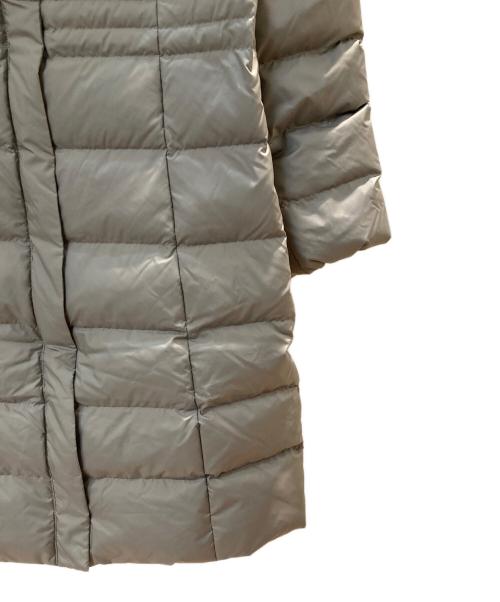 INDIVI（インディヴィ）INDIVI (インディヴィ) ウォッシャブルロング丈ダウンコート ベージュ サイズ:38 未使用品の古着・服飾アイテム