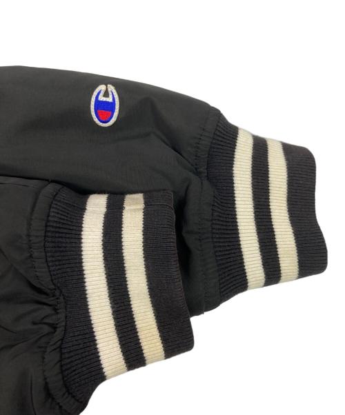 Champion（チャンピオン）Champion (チャンピオン) stussy (ステューシー) ロゴナイロンスタジャン ブラック サイズ:Mの古着・服飾アイテム