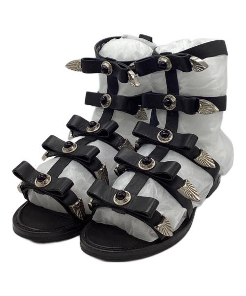 TOGA PULLA（トーガ プルラ）TOGA PULLA (トーガ プルラ) メタルパーツグラディエーターサンダル ブラック サイズ:37の古着・服飾アイテム