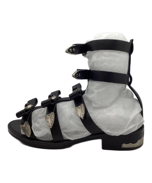 TOGA PULLA（トーガ プルラ）TOGA PULLA (トーガ プルラ) メタルパーツグラディエーターサンダル ブラック サイズ:37の古着・服飾アイテム