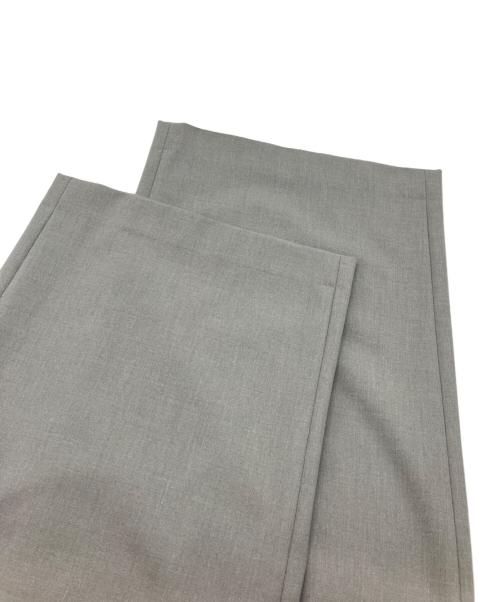 allureville（アルアバイル）allureville (アルアバイル) ストレッチヨークレスパンツ グレー サイズ:2 未使用品の古着・服飾アイテム