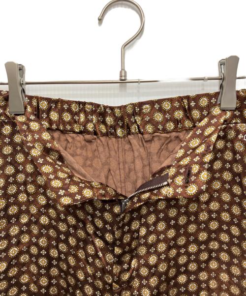 45R（フォーティファイブ・アール）45R (フォーティファイブ・アール) レーヨンサテンの小紋プリントイージーストローパンツ ブラウン サイズ:2の古着・服飾アイテム