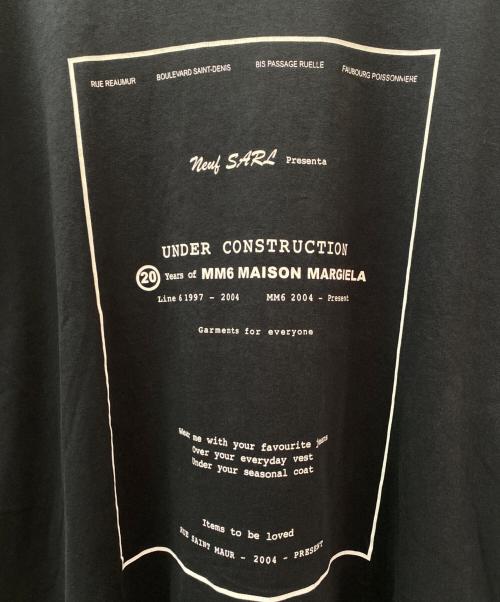 MM6 Maison Margiela（エムエムシックスメゾンマルジェラ）MM6 Maison Margiela (エムエムシックスメゾンマルジェラ) UNDER CONSTRUCTION SHORT SLEEVE T-SHIRT ブラック サイズ:XSの古着・服飾アイテム