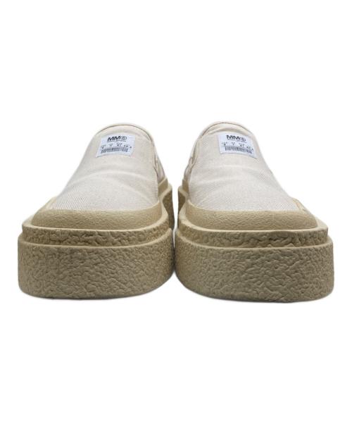 MM6 Maison Margiela（エムエムシックスメゾンマルジェラ）MM6 Maison Margiela (エムエムシックスメゾンマルジェラ) ボリュームソール キャンバススリッポン アイボリー サイズ:41の古着・服飾アイテム