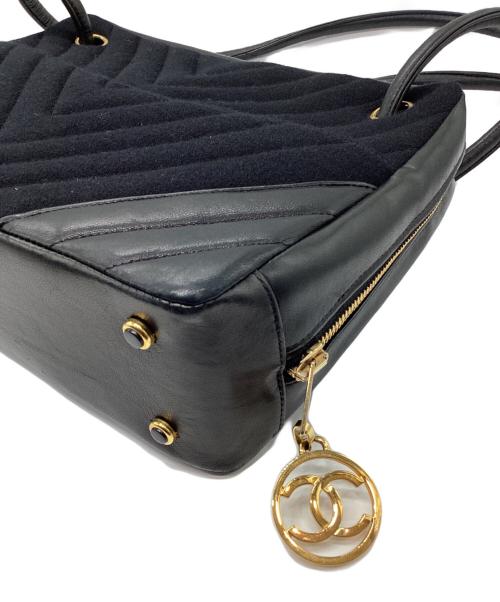 CHANEL（シャネル）CHANEL (シャネル) シェブロン Vステッチ 2WAYバッグ ブラックの古着・服飾アイテム