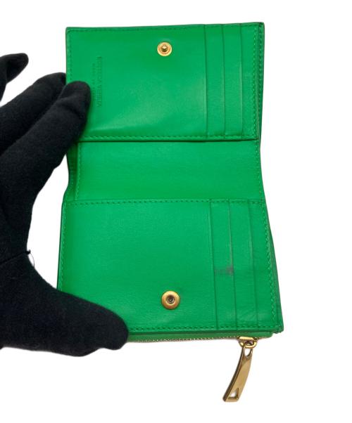 BOTTEGA VENETA（ボッテガベネタ）BOTTEGA VENETA (ボッテガベネタ) カセット スモール 二つ折りウォレット グリーンの古着・服飾アイテム