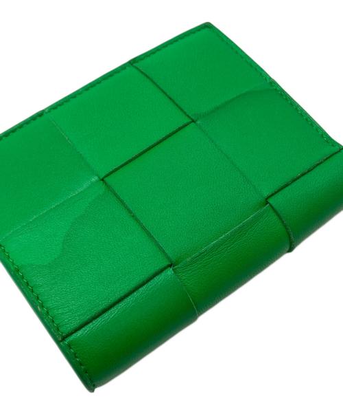 BOTTEGA VENETA（ボッテガベネタ）BOTTEGA VENETA (ボッテガベネタ) カセット スモール 二つ折りウォレット グリーンの古着・服飾アイテム