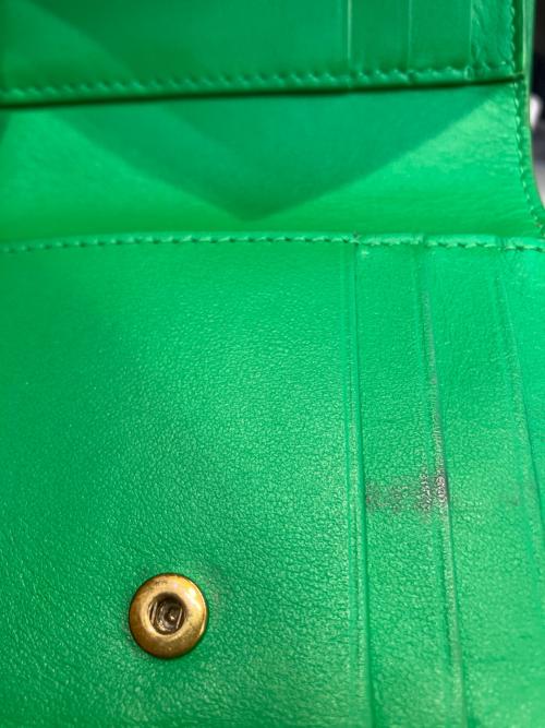 BOTTEGA VENETA（ボッテガベネタ）BOTTEGA VENETA (ボッテガベネタ) カセット スモール 二つ折りウォレット グリーンの古着・服飾アイテム
