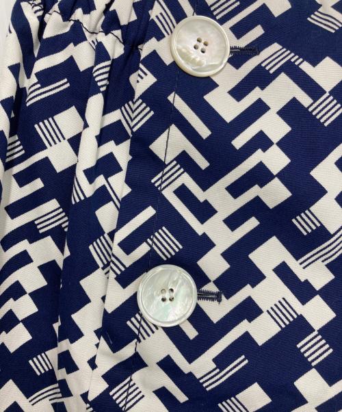 PRADA（プラダ）PRADA (プラダ) 総柄ショートパンツ ネイビー×ホワイト サイズ:38の古着・服飾アイテム