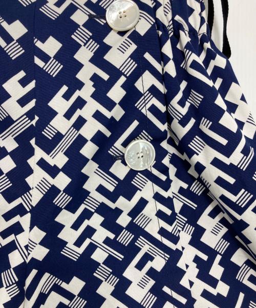 PRADA（プラダ）PRADA (プラダ) 総柄ショートパンツ ネイビー×ホワイト サイズ:38の古着・服飾アイテム