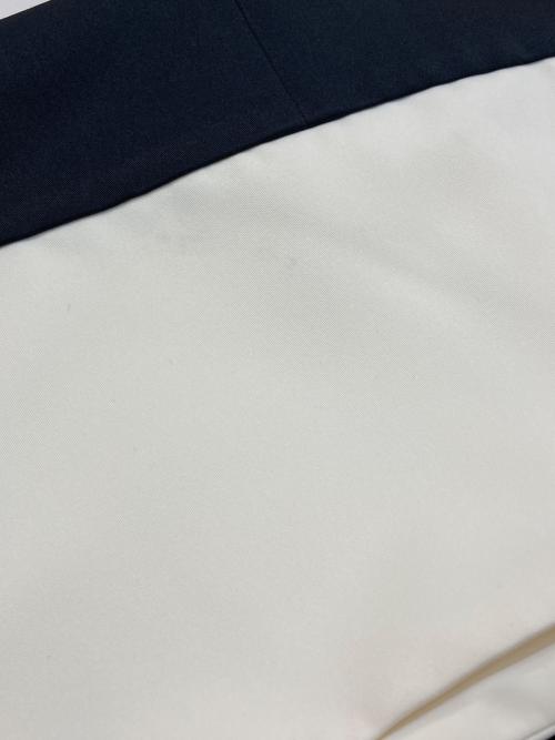 Loulou Willoughby（ルルウィルビー）Loulou Willoughby (ルルウィルビー) バイカラーフレアスカート ブラック サイズ:2 未使用品の古着・服飾アイテム