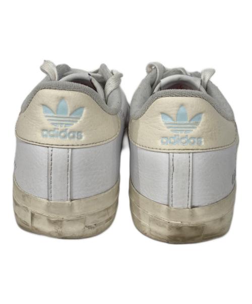 adidas（アディダス）adidas (アディダス) スニーカー ホワイト サイズ:26.5の古着・服飾アイテム