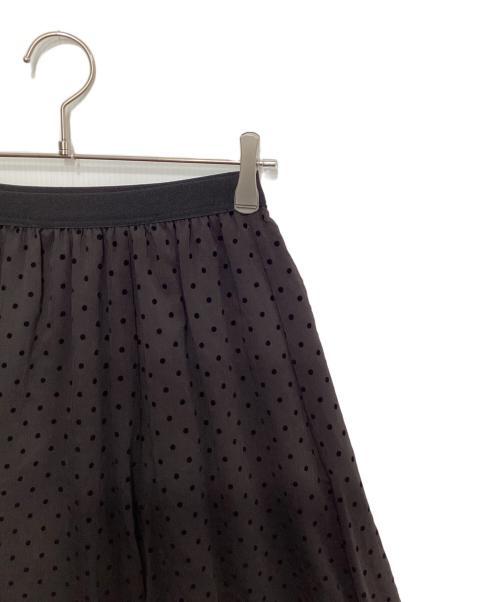 23区（ニジュウサンク）23区 (ニジュウサンク) クレープドットフロッキー スカート ブラック サイズ:32の古着・服飾アイテム