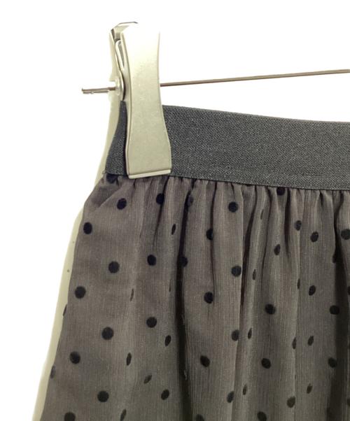 23区（ニジュウサンク）23区 (ニジュウサンク) クレープドットフロッキー スカート ブラック サイズ:32の古着・服飾アイテム