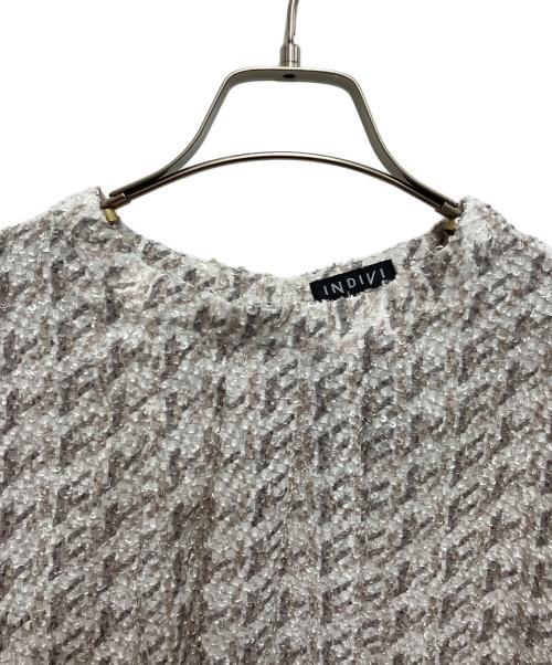 INDIVI（インディヴィ）INDIVI (インディヴィ) フェザージャカードブラウス ベージュ サイズ:13 未使用品の古着・服飾アイテム