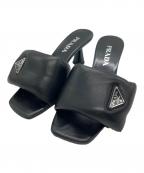 PRADAプラダ）の古着「ソフトパデッドナッパレザーサンダル」｜ブラック