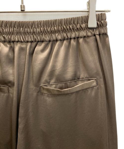 IENA（イエナ）IENA (イエナ) サテンリラックスパンツ ブラウン サイズ:SIZE 38 未使用品の古着・服飾アイテム