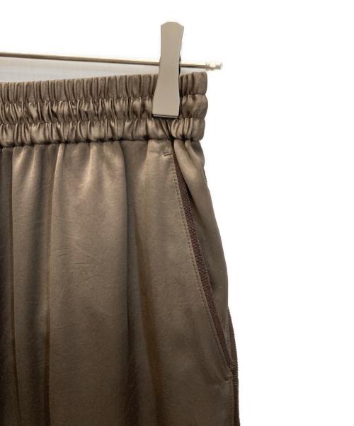 IENA（イエナ）IENA (イエナ) サテンリラックスパンツ ブラウン サイズ:SIZE 38 未使用品の古着・服飾アイテム