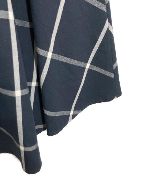 BLUE LABEL CRESTBRIDGE（ブルーレーベルクレストブリッジ）BLUE LABEL CRESTBRIDGE (ブルーレーベルクレストブリッジ) テールスカート ネイビー サイズ:36の古着・服飾アイテム