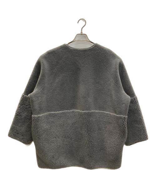 BEAUTY&YOUTH（ビューティーアンドユース）BEAUTY&YOUTH (ビューティーアンドユース) ボア×フェイクムートン ノーカラーリバーシブルコート グレー サイズ:FREEの古着・服飾アイテム