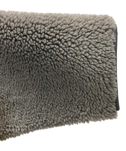 BEAUTY&YOUTH（ビューティーアンドユース）BEAUTY&YOUTH (ビューティーアンドユース) ボア×フェイクムートン ノーカラーリバーシブルコート グレー サイズ:FREEの古着・服飾アイテム