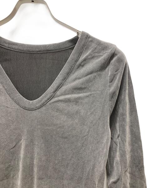 Whim Gazette（ウィムガゼット）Whim Gazette (ウィムガゼット) フロッキーバックシャンカットソー グレー サイズ:Fの古着・服飾アイテム