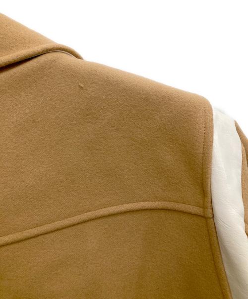 MARITHE+FRANCOIS GIRBAUD（マリテフランソワジルボー）MARITHE+FRANCOIS GIRBAUD (マリテフランソワジルボー) CHAIN LOGO VARSITY JACKET ベージュ サイズ:S 未使用品の古着・服飾アイテム