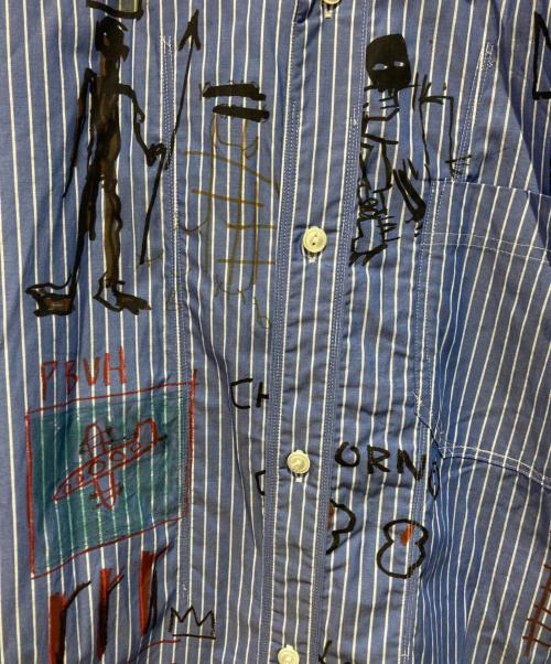 JUNYA WATANABE MAN（ジュンヤワタナベマン）JUNYA WATANABE MAN (ジュンヤワタナベマン) Jean-Michel Basquiat (ジャン ミシェル バスキア) 綿ブロードストライプシャツ ブルー×ホワイト サイズ:Sの古着・服飾アイテム