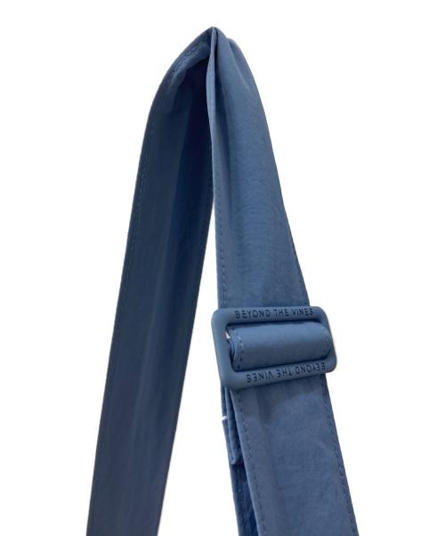 BEYOND THE VINES（ビヨンド ザ バインズ）BEYOND THE VINES (ビヨンド ザ バインズ) Poofy Bag ブルーの古着・服飾アイテム