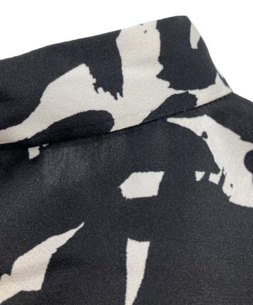 UNITED ARROWS（ユナイテッドアローズ）UNITED ARROWS (ユナイテッドアローズ) サテン フリル ブラウス ブラック サイズ:Freeの古着・服飾アイテム