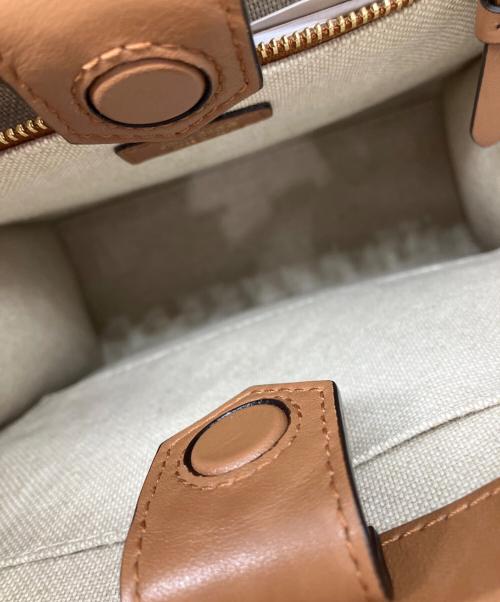 JIMMY CHOO（ジミーチュウ）JIMMY CHOO (ジミーチュウ) AVENUE TOTE N/S アイボリーの古着・服飾アイテム