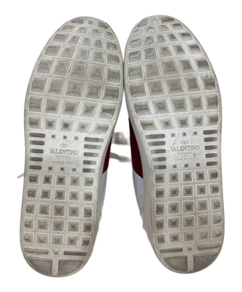 VALENTINO GARAVANI（ヴァレンティノ・ガラヴァーニ）VALENTINO GARAVANI (ヴァレンティノ・ガラヴァーニ) ロックスタッズスニーカー ホワイト×レッド サイズ:38の古着・服飾アイテム