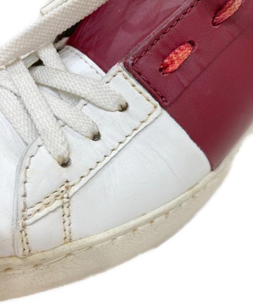 VALENTINO GARAVANI（ヴァレンティノ・ガラヴァーニ）VALENTINO GARAVANI (ヴァレンティノ・ガラヴァーニ) ロックスタッズスニーカー ホワイト×レッド サイズ:38の古着・服飾アイテム