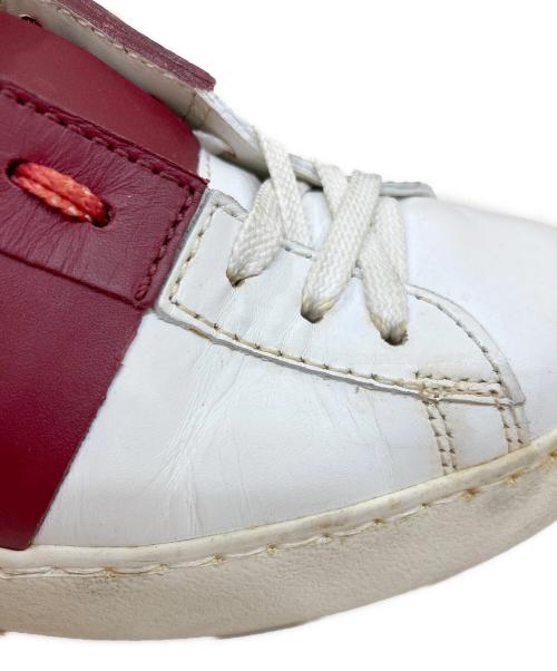 VALENTINO GARAVANI（ヴァレンティノ・ガラヴァーニ）VALENTINO GARAVANI (ヴァレンティノ・ガラヴァーニ) ロックスタッズスニーカー ホワイト×レッド サイズ:38の古着・服飾アイテム