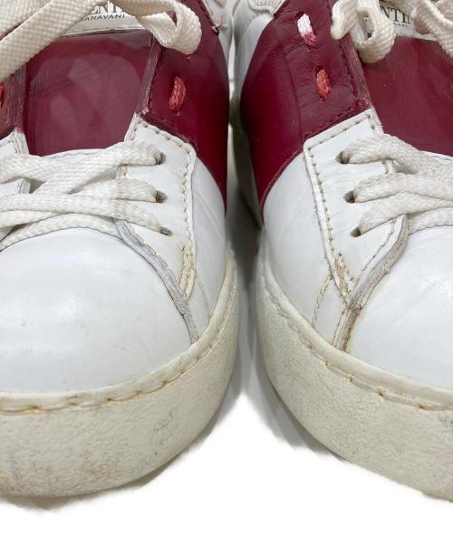VALENTINO GARAVANI（ヴァレンティノ・ガラヴァーニ）VALENTINO GARAVANI (ヴァレンティノ・ガラヴァーニ) ロックスタッズスニーカー ホワイト×レッド サイズ:38の古着・服飾アイテム