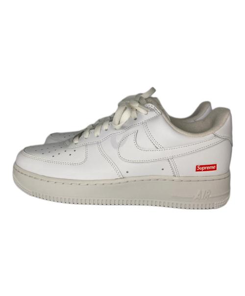 NIKE（ナイキ）NIKE (ナイキ) SUPREME (シュプリーム) Air Force 1 Low ローカット スニーカー ホワイト サイズ:27㎝ 未使用品の古着・服飾アイテム