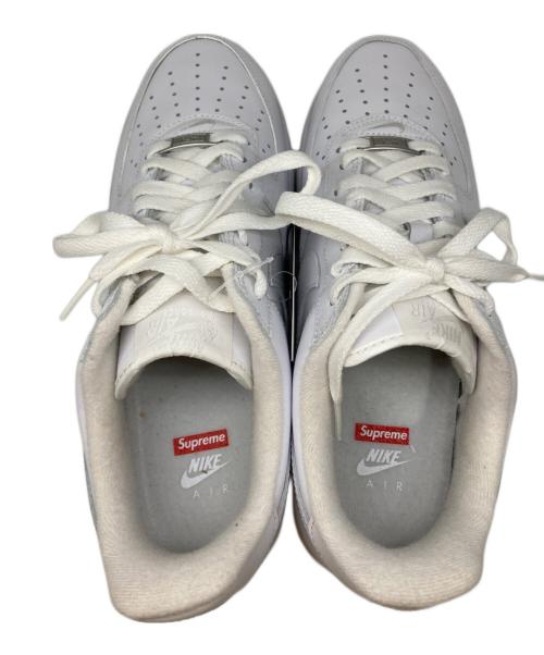 NIKE（ナイキ）NIKE (ナイキ) SUPREME (シュプリーム) Air Force 1 Low ローカット スニーカー ホワイト サイズ:27㎝ 未使用品の古着・服飾アイテム