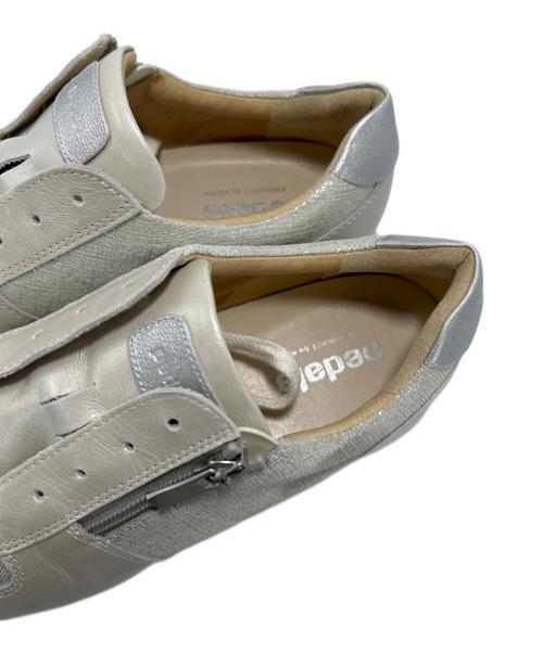 pedala（ペダラ）pedala (ペダラ) ペダラウォーキングシューズ アイボリー サイズ:24の古着・服飾アイテム