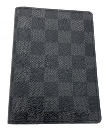 LOUIS VUITTON（ルイ ヴィトン）の古着「パスポートケース　ダミエ・グラフィット　クーヴェルテュール・パスポール」｜ブラック