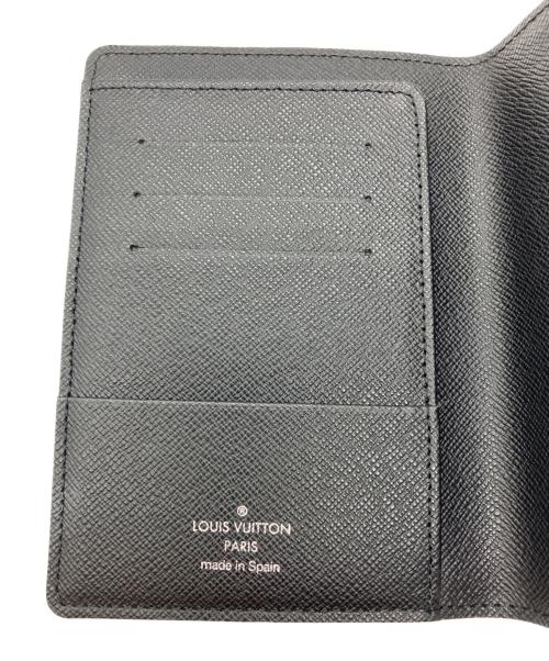 LOUIS VUITTON（ルイ ヴィトン）LOUIS VUITTON (ルイ ヴィトン) パスポートケース　ダミエ・グラフィット　クーヴェルテュール・パスポール ブラックの古着・服飾アイテム