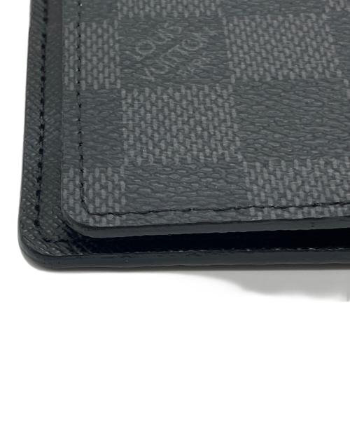 LOUIS VUITTON（ルイ ヴィトン）LOUIS VUITTON (ルイ ヴィトン) パスポートケース　ダミエ・グラフィット　クーヴェルテュール・パスポール ブラックの古着・服飾アイテム