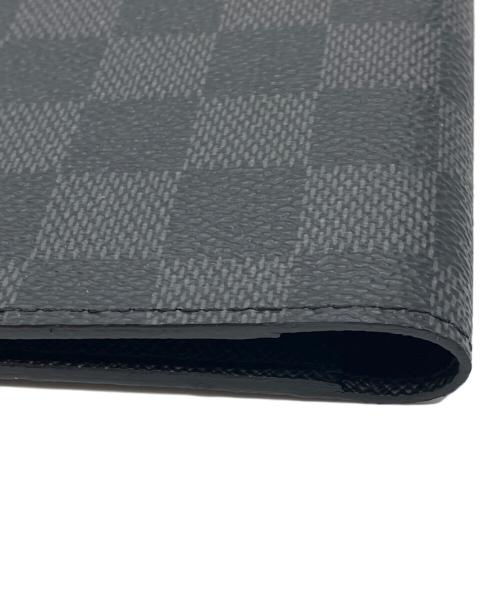 LOUIS VUITTON（ルイ ヴィトン）LOUIS VUITTON (ルイ ヴィトン) パスポートケース　ダミエ・グラフィット　クーヴェルテュール・パスポール ブラックの古着・服飾アイテム