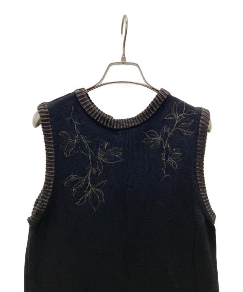 willfully（ウィルフリー）willfully (ウィルフリー) embroidery flower no sleeve knit OP ブラック サイズ:FREEの古着・服飾アイテム